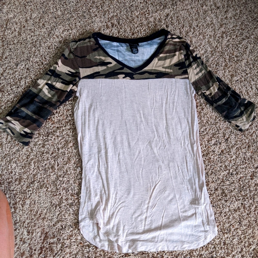 Rue 21 t shirt